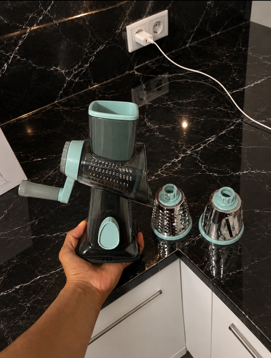 CUCINARO 3-in-1 Drehreibe & Gemüseschneider
